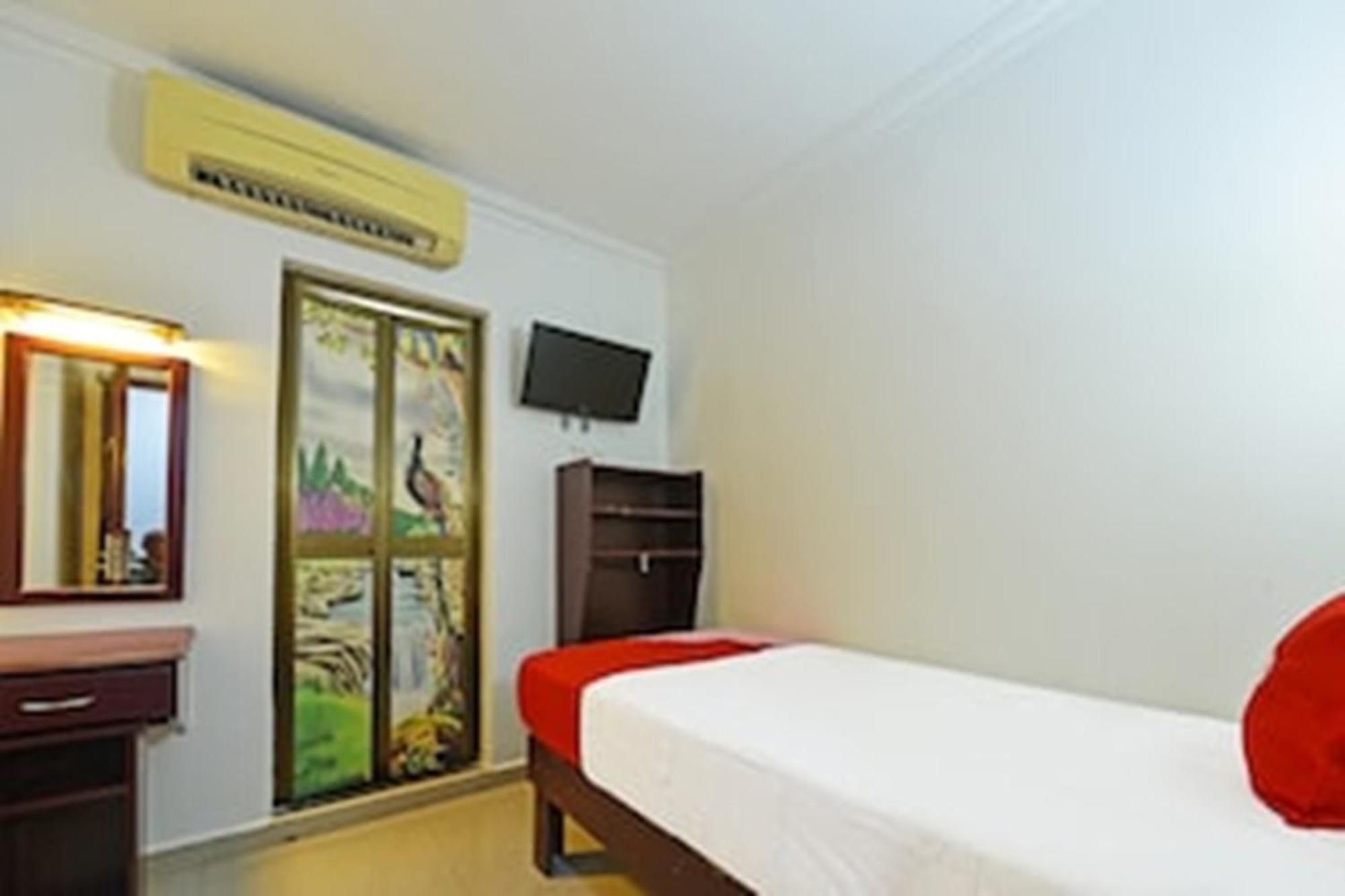 Super Oyo 90572 J Hotel Masjid India Kuala Lumpur Exteriör bild